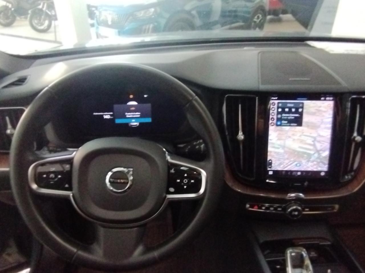 Volvo XC 60 XC60 B4 (d) automatico Plus Bright AUTOCARRO 5 POSTI