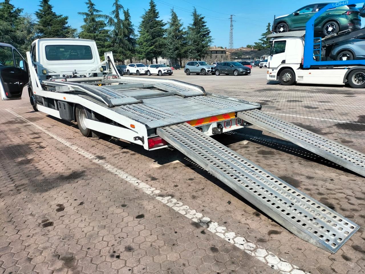 Carroattrezzi IVECO DAILY 2 AUTO EURO 6