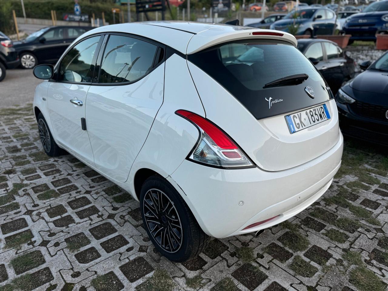 Lancia Ypsilon 1.0cc 70cv Hybrid Ecochic Gold