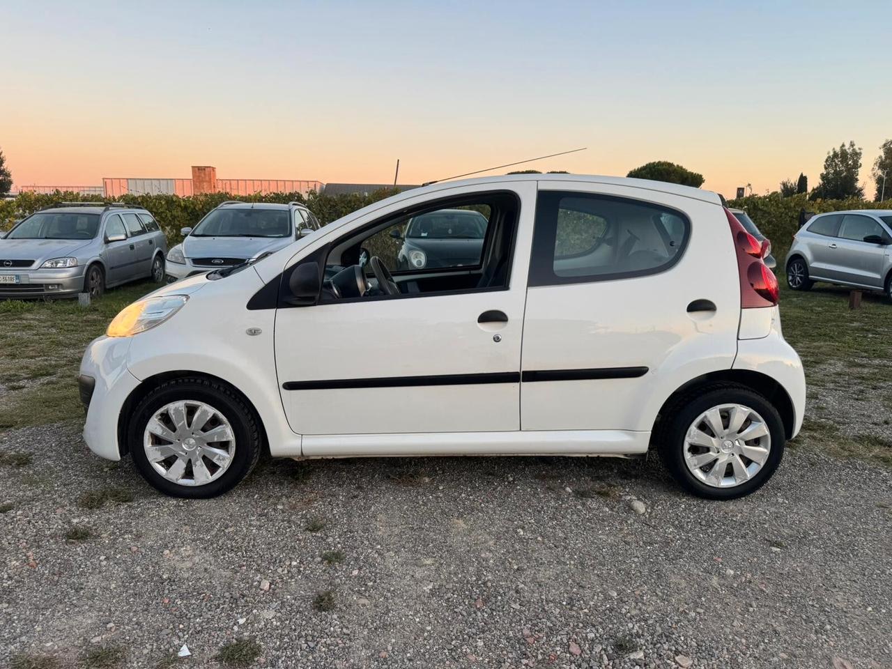 Peugeot 107 1.0 5 porte del 2014 SOLO 136.000 KM