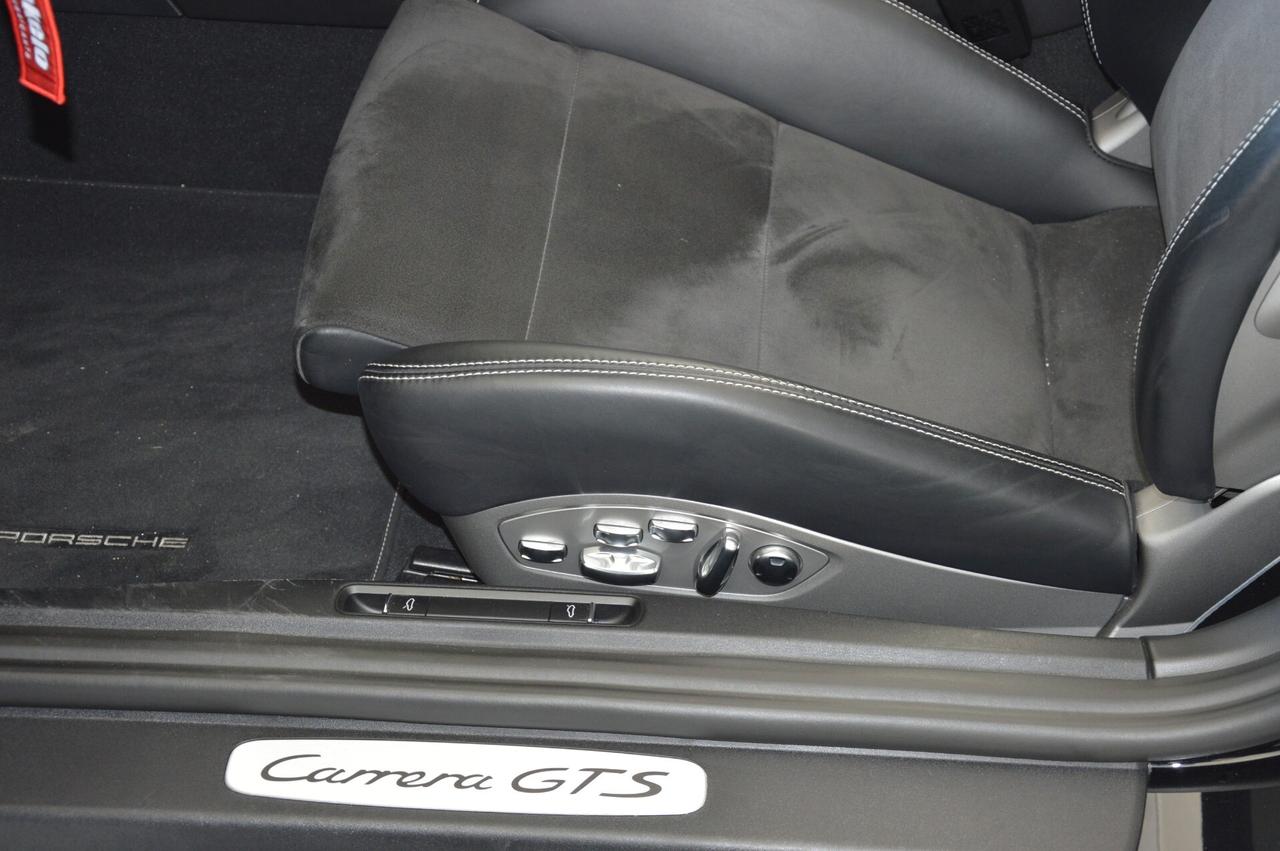 Porsche 911 3.8 Carrera GTS Cabriolet