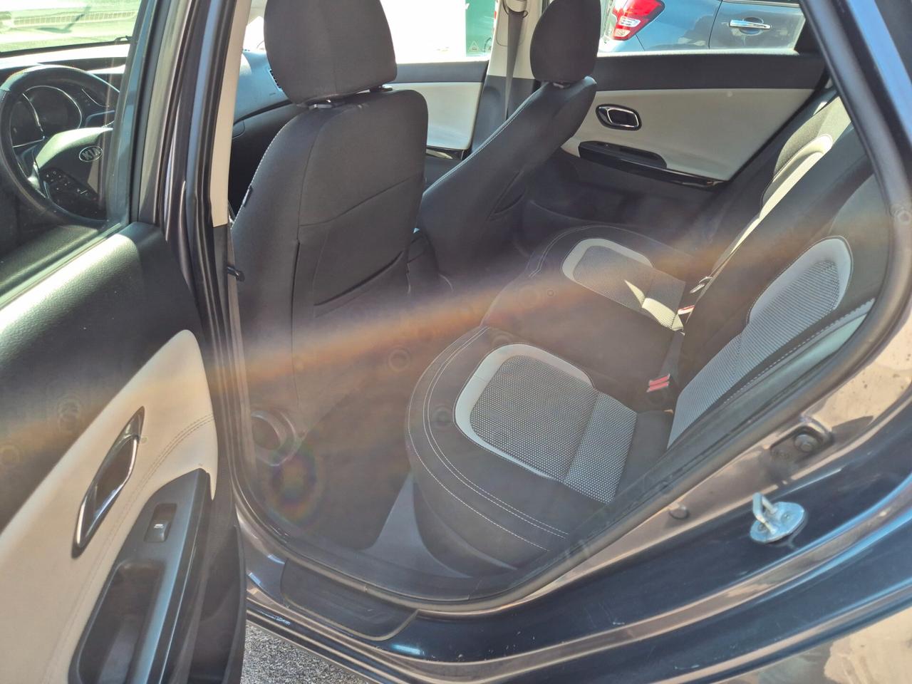 Kia Ceed cee'd 1.4 CRDi SW Cool