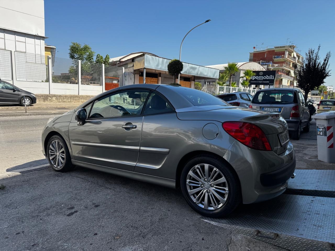 Peugeot 207 1.6 VTi 120CV CC Roland Garros