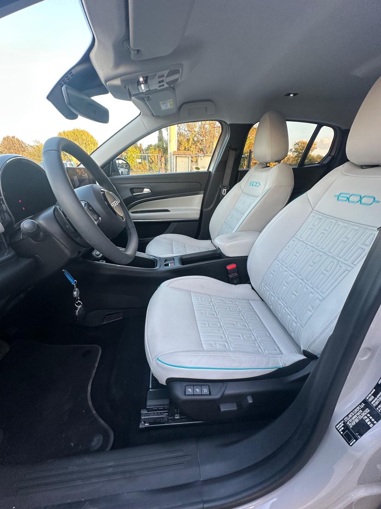 Fiat 600 Hybrid 100 CV DCT MHEV La Prima