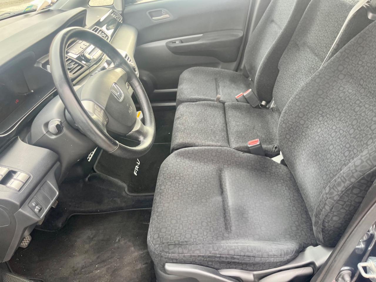 Honda FR-V 1.7benz 2006 124.000km 6posti pefetta