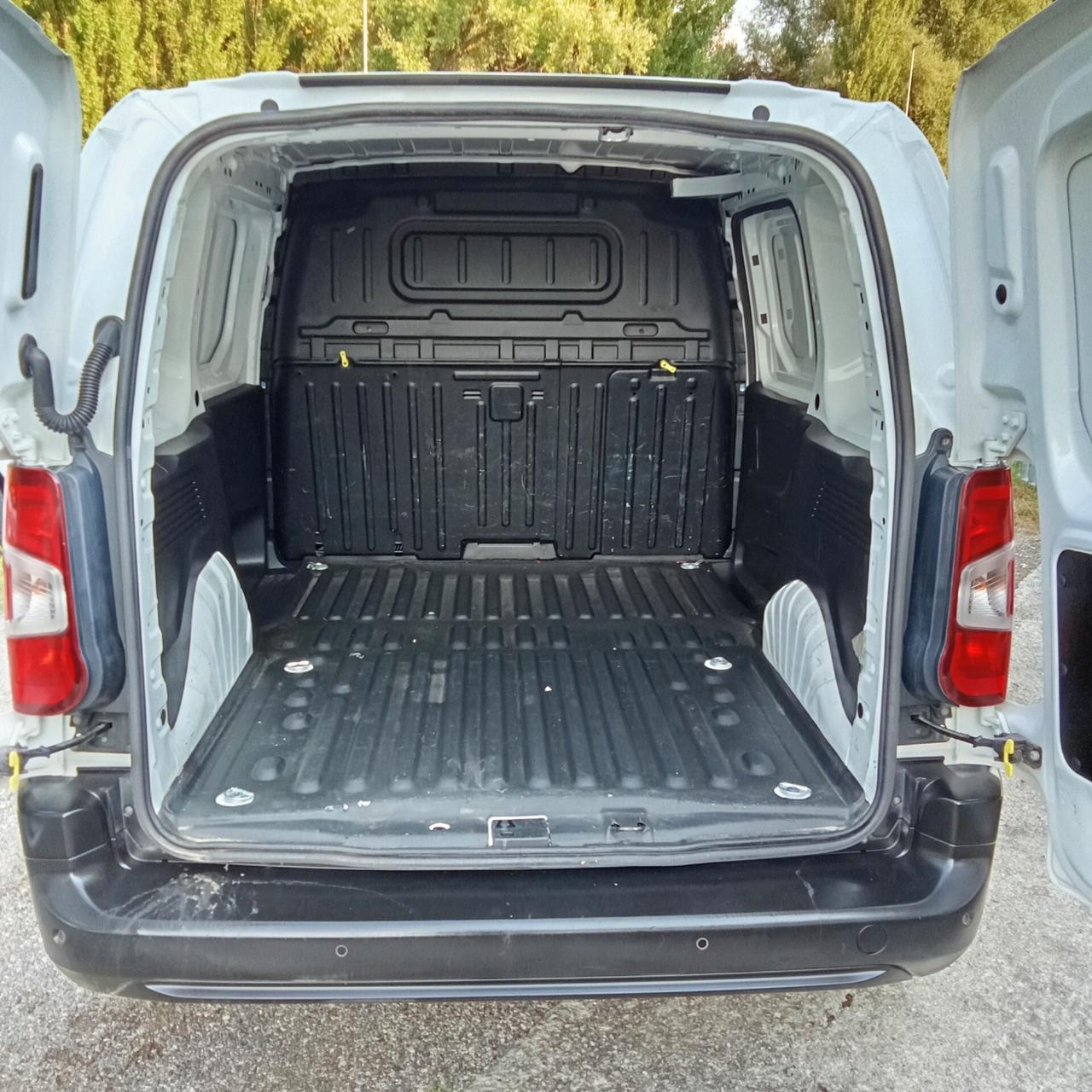 Citroen Berlingo BlueHDi 75 Van 3 posti 019