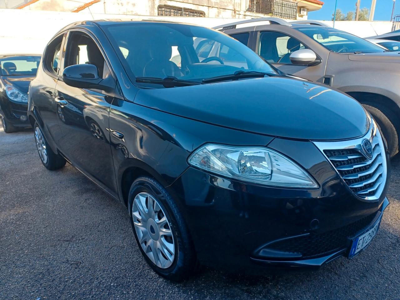 Lancia Ypsilon 1.2 5 porte solo 49000 km