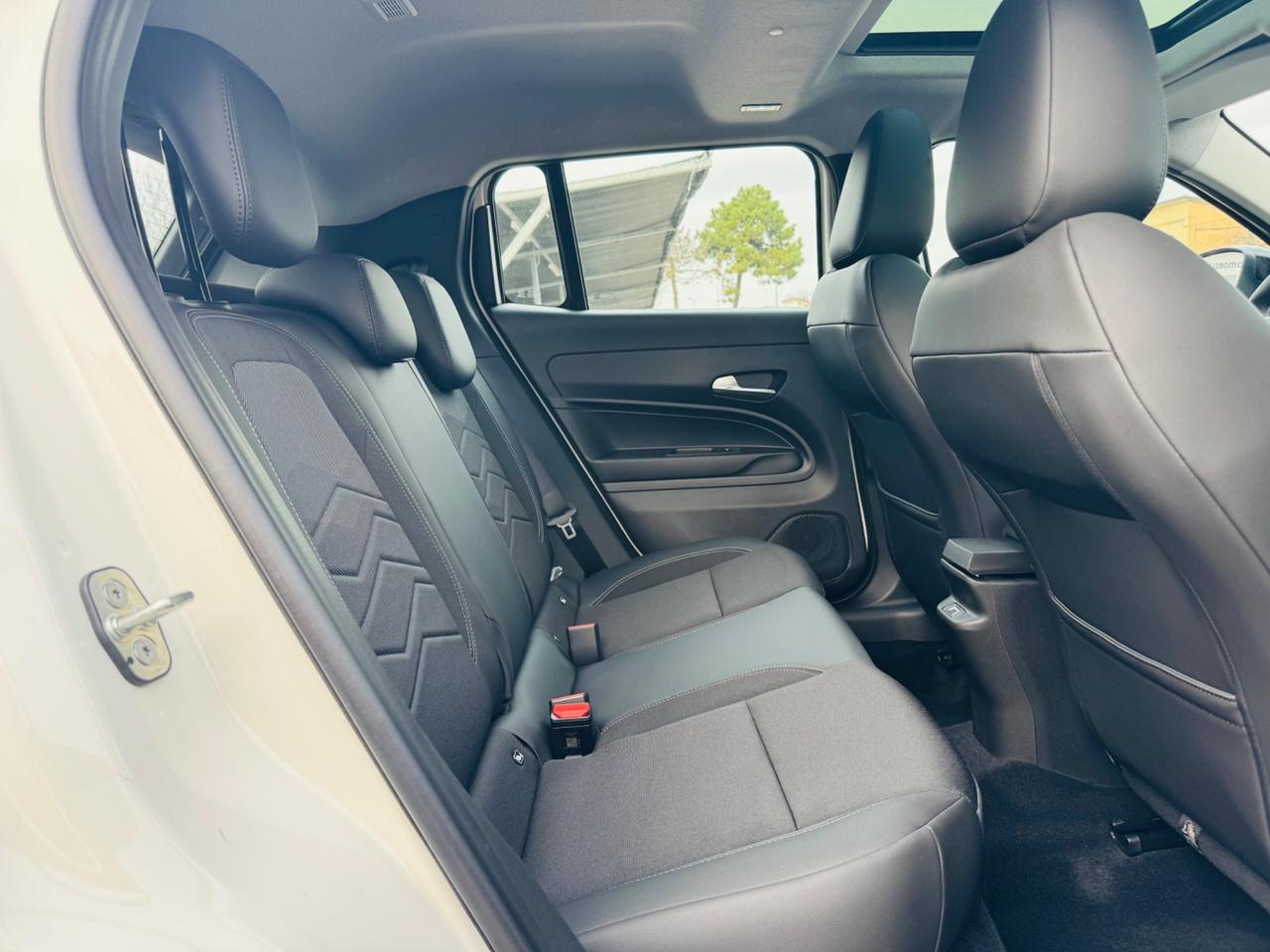 Jeep Avenger BENZINA TECH & SKY 1.2 100 CV