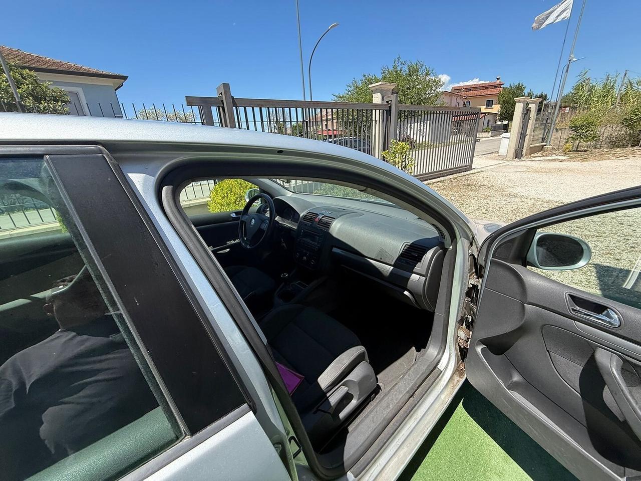 VOLKSWAGEN GOLF 5" SERIE