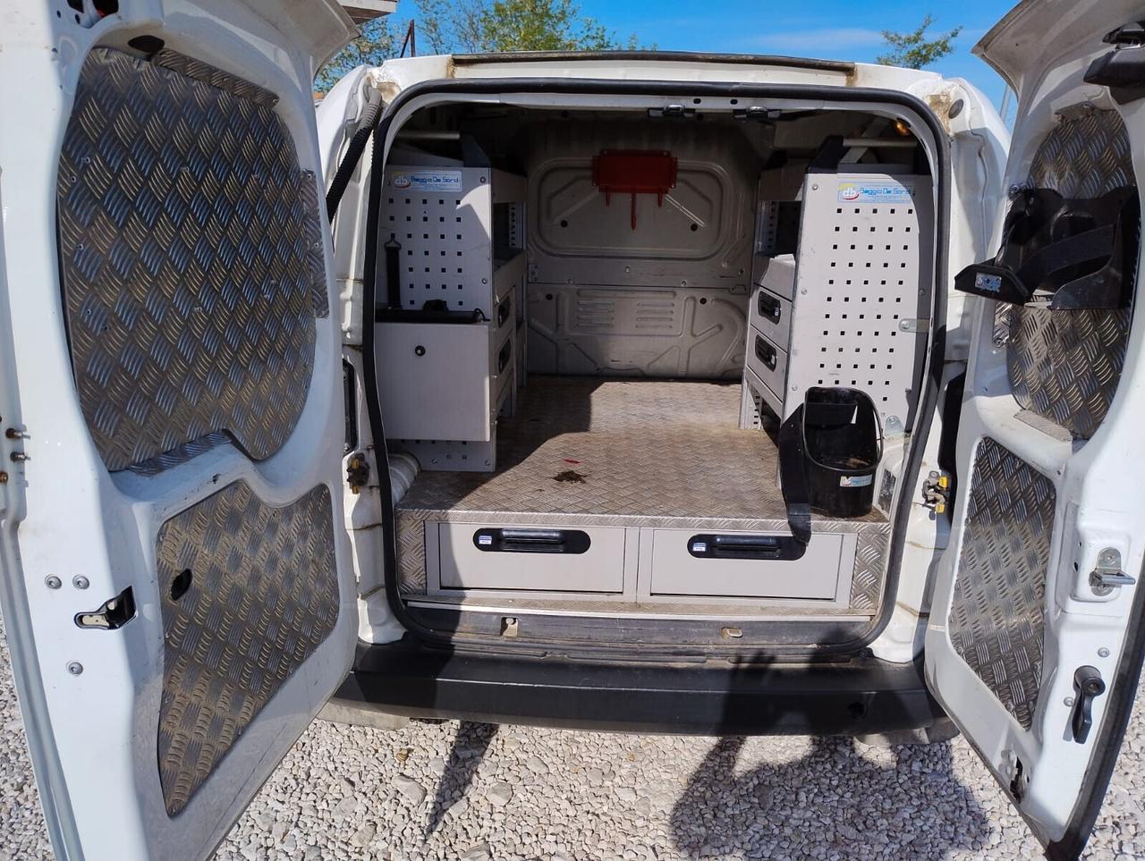 Fiat Fiorino 1.3 Mjet II Adventure 95Cv ALLESTITO