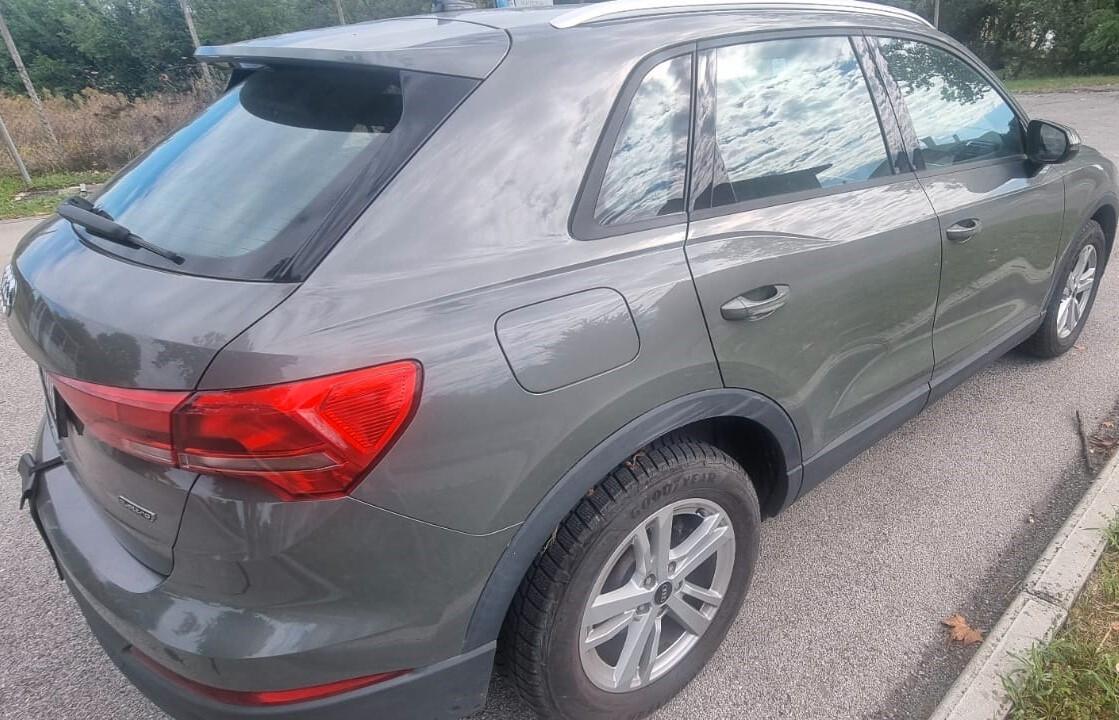 Audi Q3 35 TDI quattro S tronic Business
