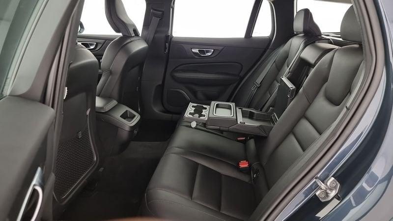 Volvo V60 Cross Country Cross Country D4 AWD Geartronic Business Plus