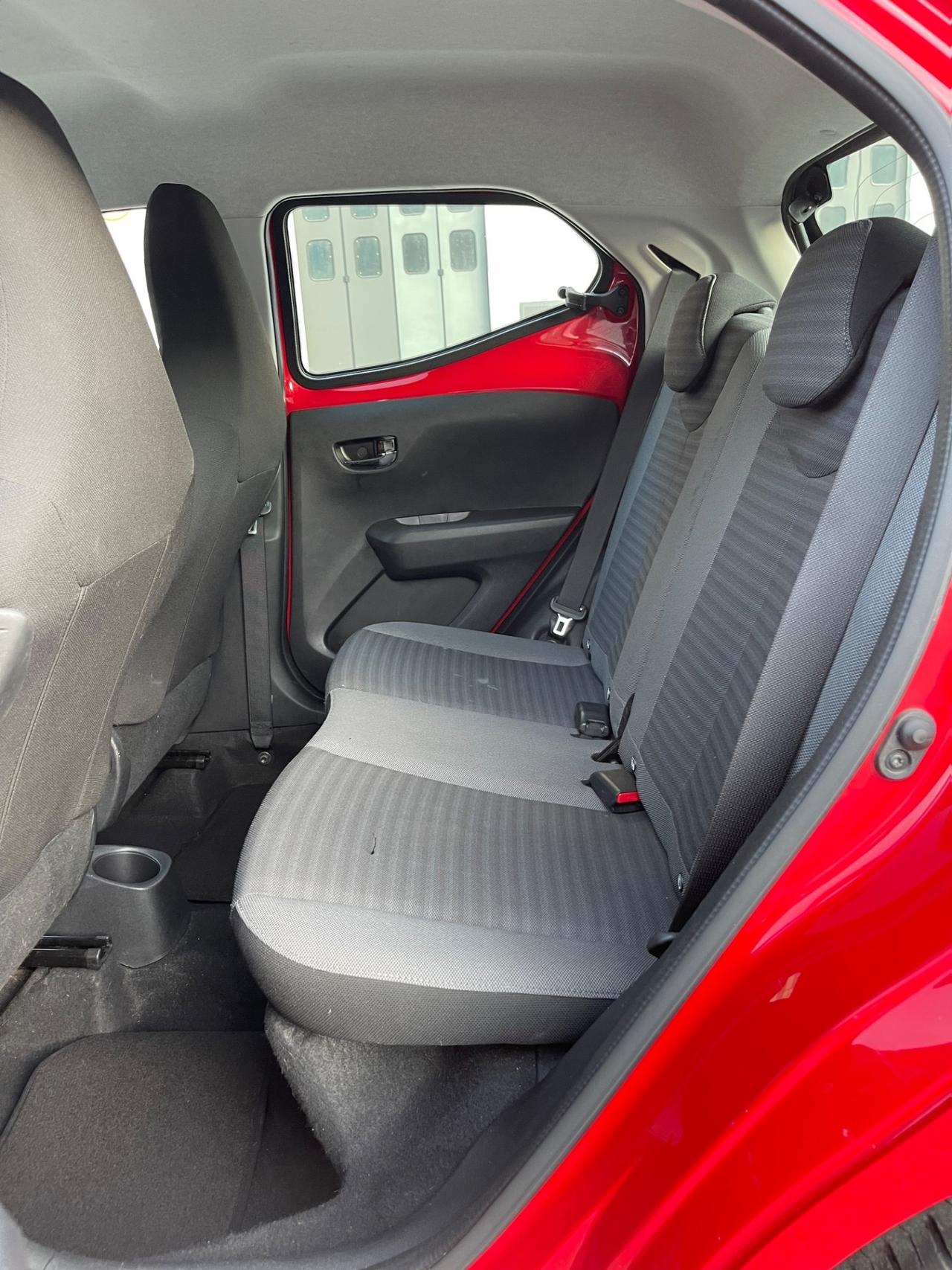 Toyota Aygo 1.0BENZINA 72 CV 5 porte / E6 - NEOPATENTATI