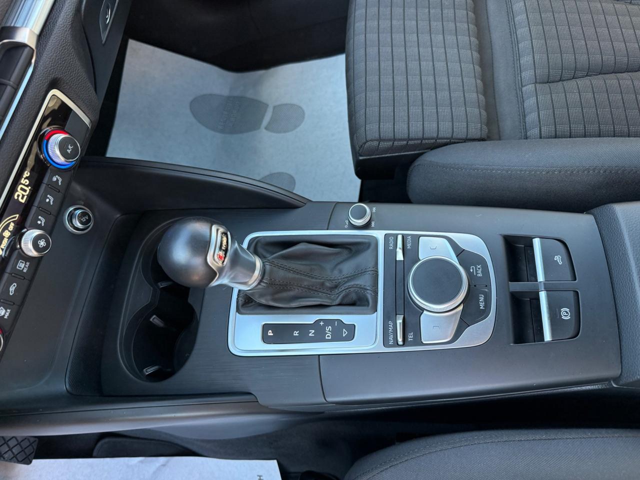 Audi A3 Cabrio 2.0 TDI S tronic 150 CV NAVI.