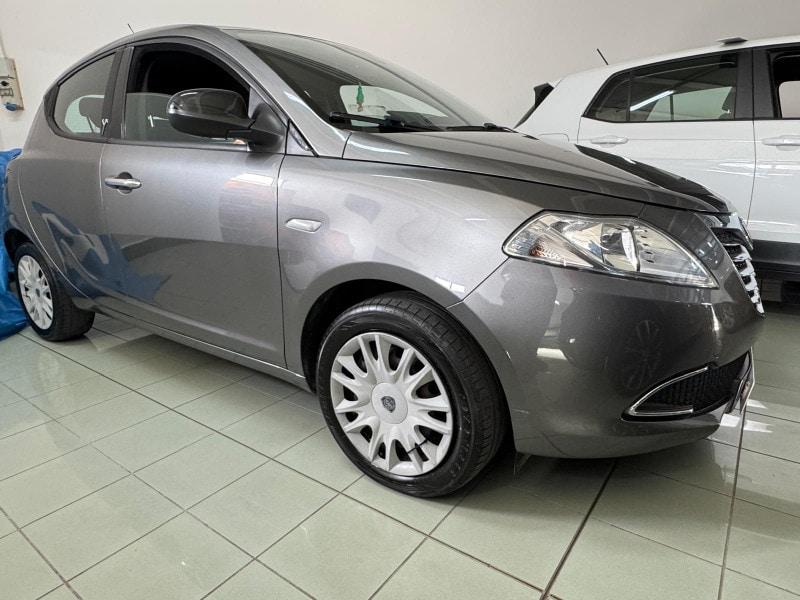 LANCIA Ypsilon 1.2 69 CV 5 porte Gold