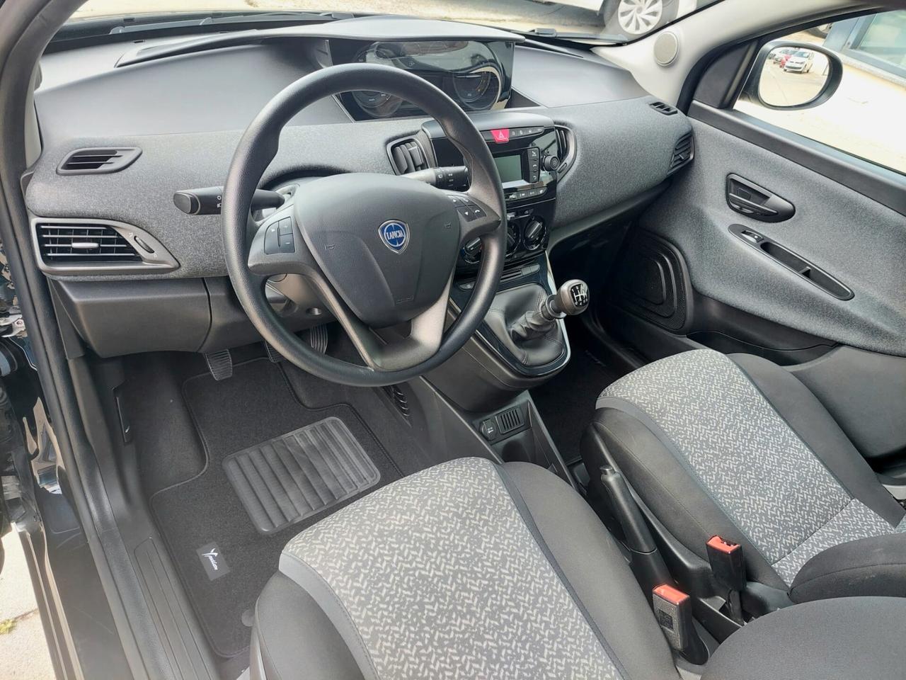 LANCIA Ypsilon 1.0 FireFly Hybrid Silver - 2023