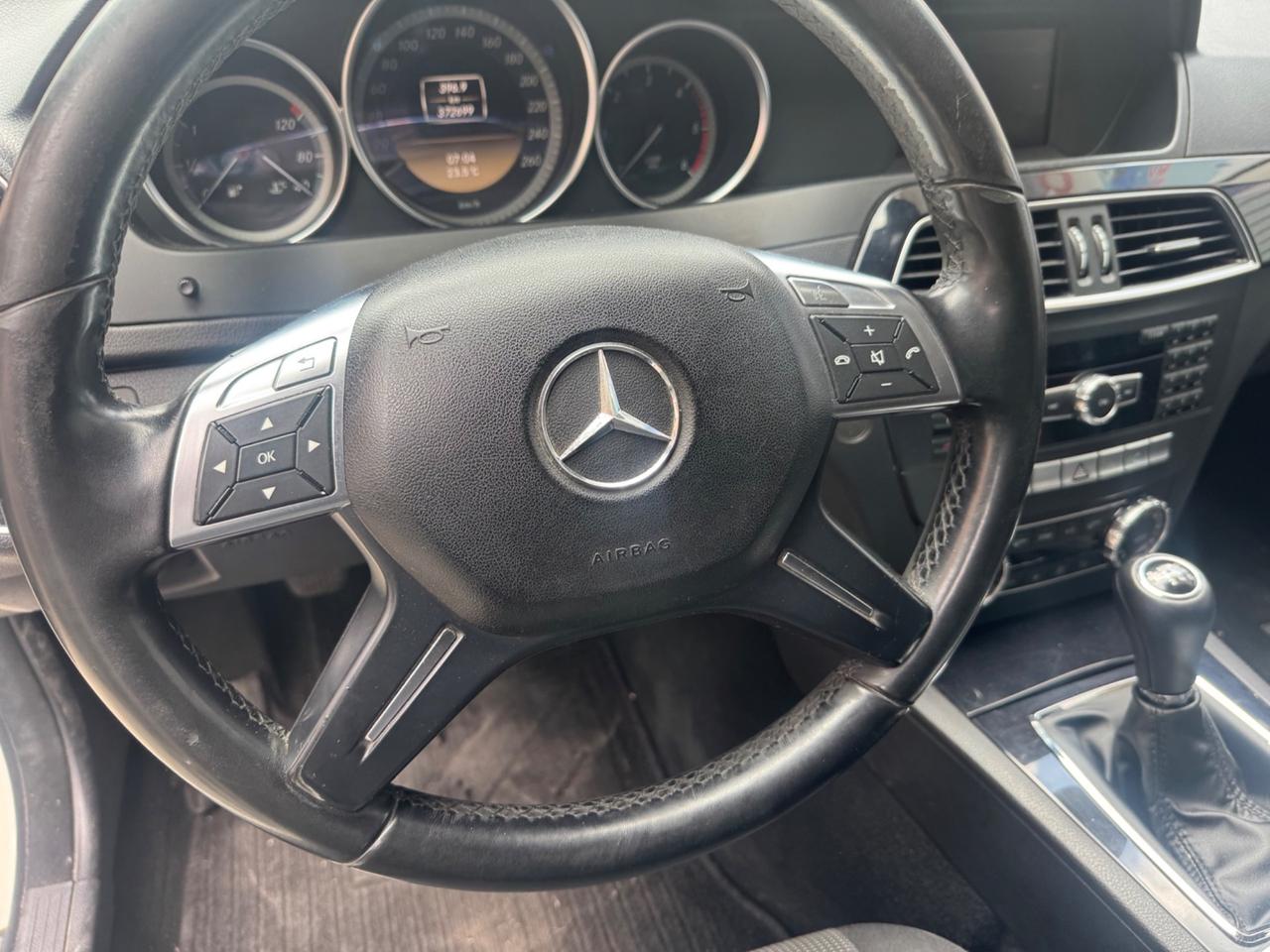 Mercedes-benz C 220 CDI BlueEFFICIENCY Avantgarde