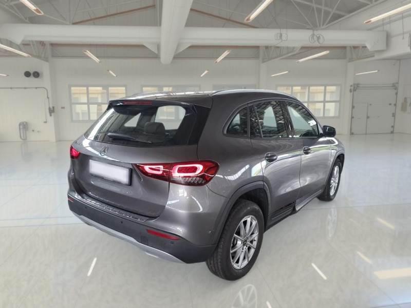 Mercedes GLA 200 200 D Business 8G-DCT