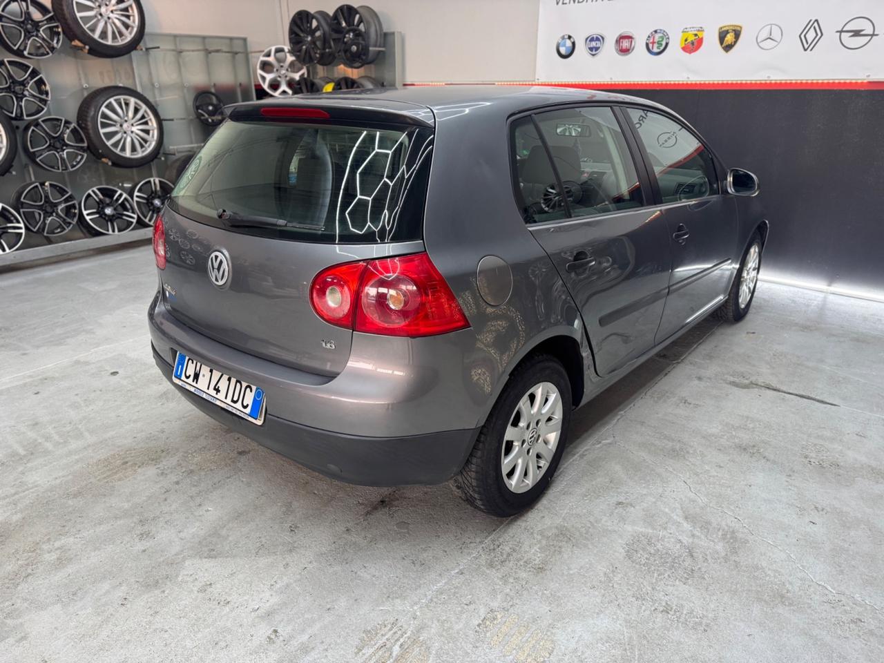 VW Golf 5 1.6 Benzina Metano 5P ADATTA NEOPATENTATI