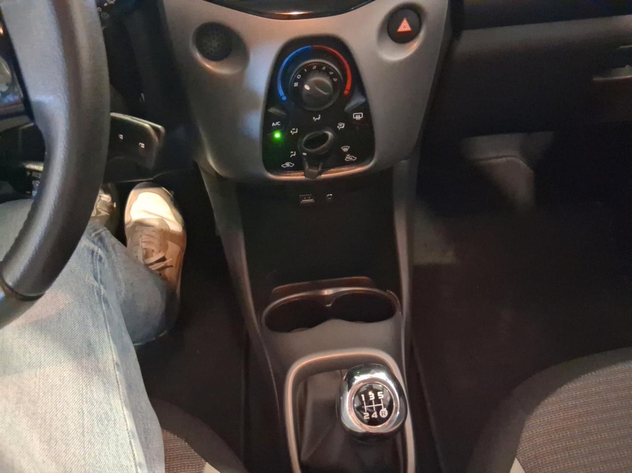Toyota Aygo Connect 1.0 VVT-i 72 CV 5 porte x-play