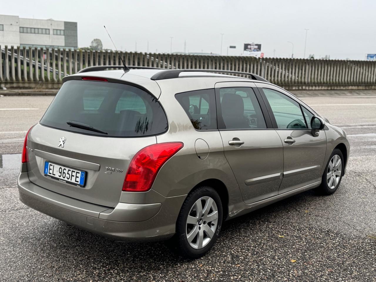 Peugeot 308 1.6 e-HDi 112CV Neopatentati