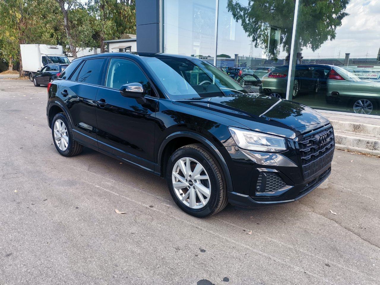 Audi Q2 35 2.0 tdi Identity Black s-tronic