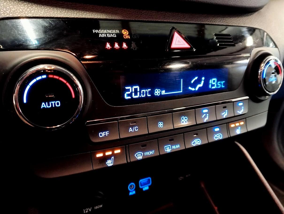 Hyundai TUCSON 1.7 CRDI XPOSSIBLE 19" CAMERA *CAMBIO NUOVO*