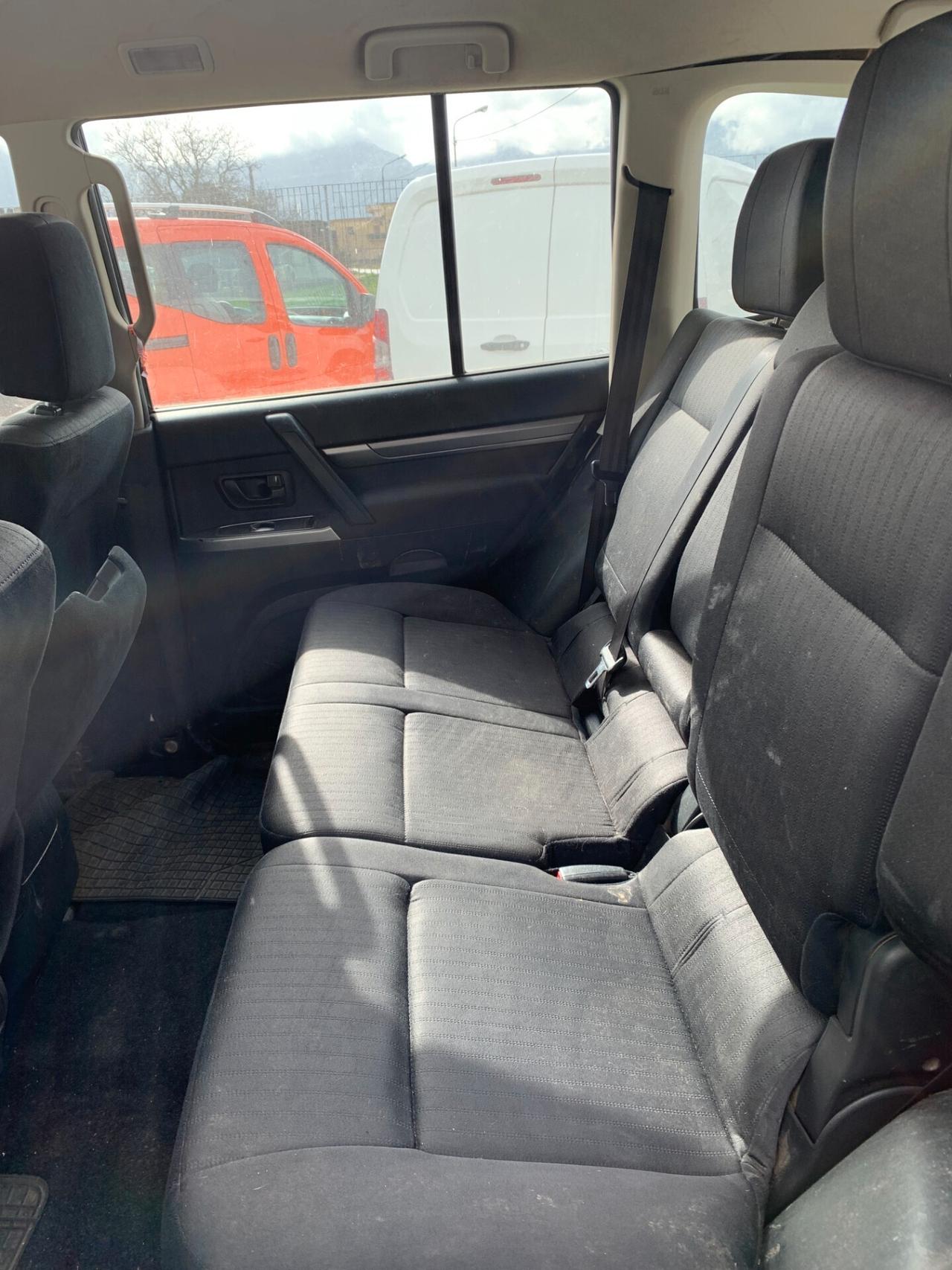 Mitsubishi Pajero 3.2 DI-D 16V aut. 5p. sinistrato 4x4