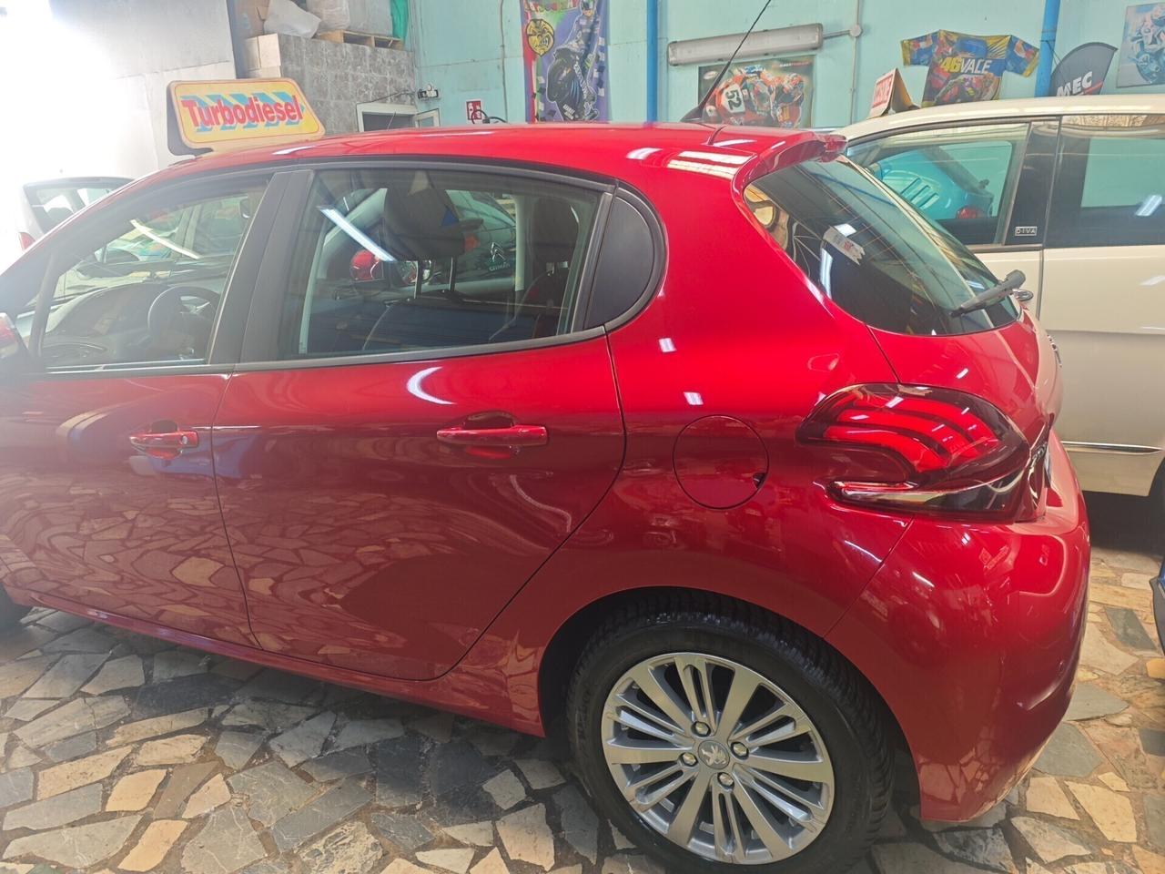 Peugeot 208 BlueHDi 75 5 porte Allure