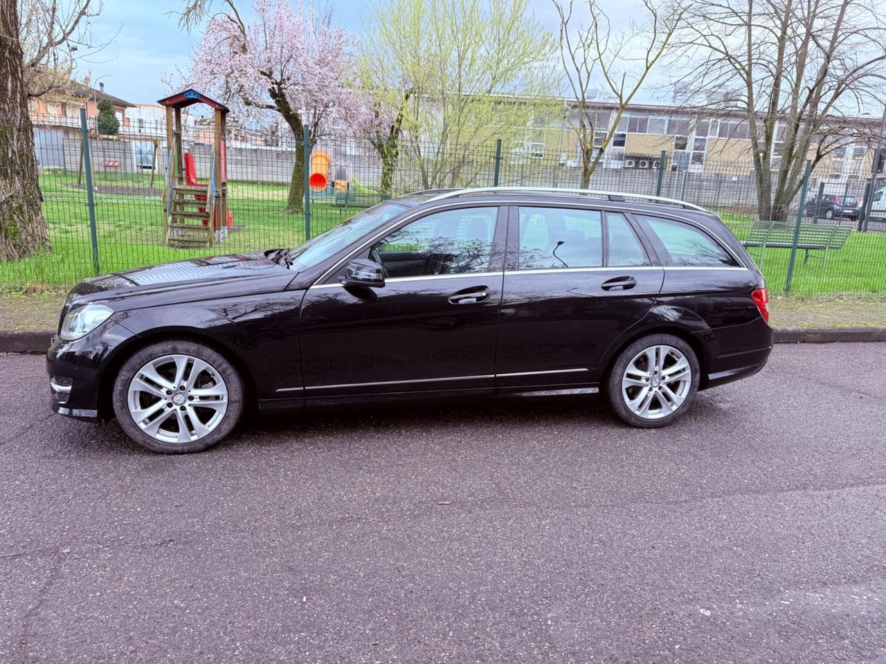 Mercedes C 220 CDI Avantgarde- 160.000 KM REALIIIIIIIII
