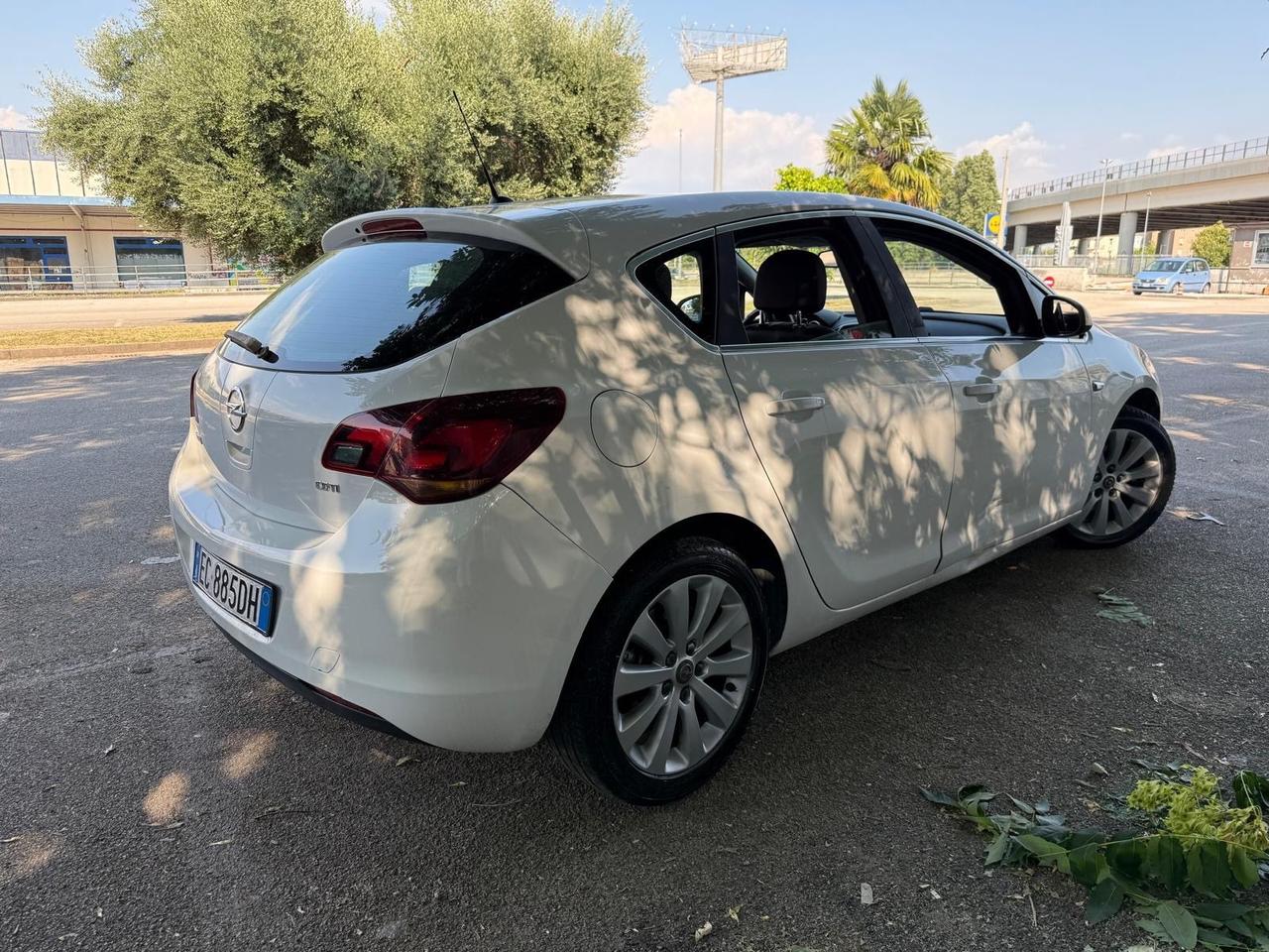 Opel Astra 1.7 CDTI 110CV 5 porte Elective in ottime condizioni