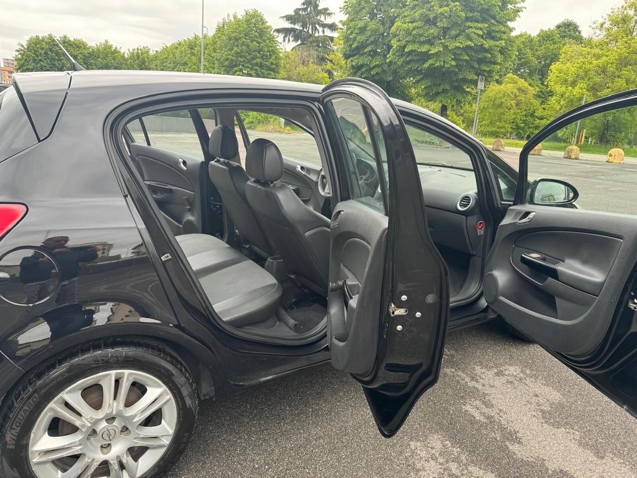 Opel Corsa 1.2 5 porte Cosmo