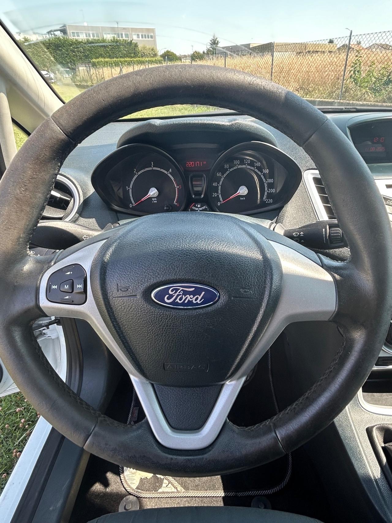 Ford Fiesta 1.4 TDCi 70CV 3 porte Titanium