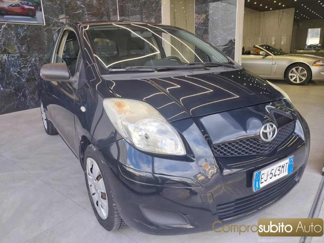 TOYOTA Yaris 1.0 3 porte Sol (Garanzia 12 Mesi)