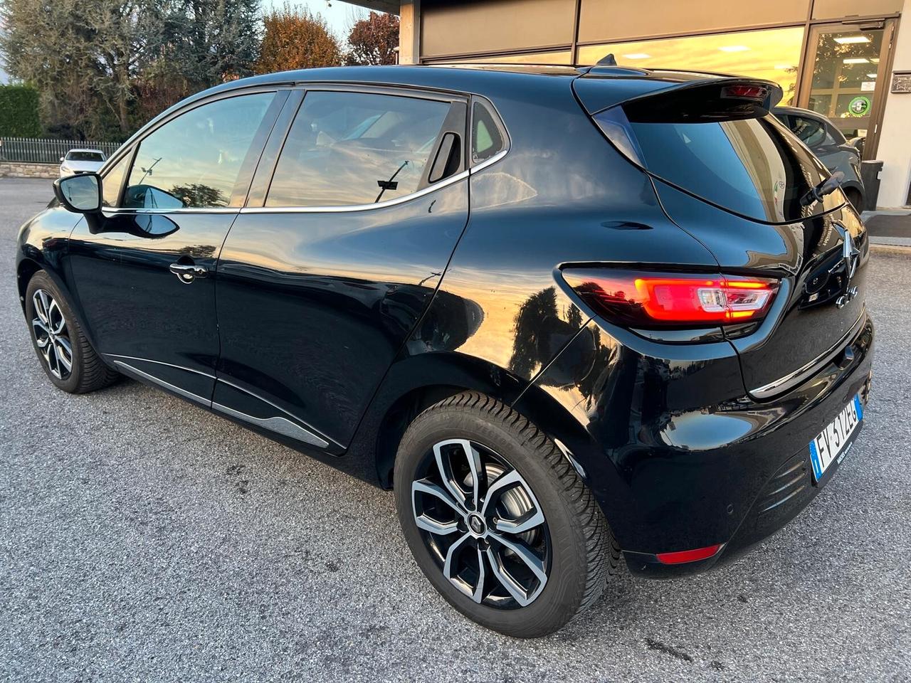 Renault Clio TCe 12V 90 CV GPL 5 porte Moschino Intens