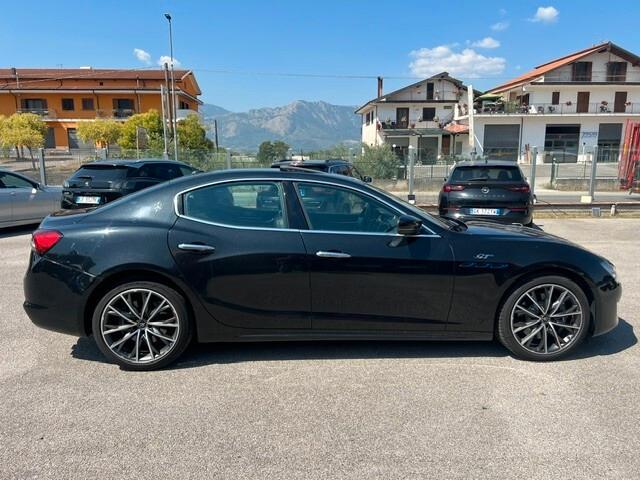 Maserati Ghibli 330 CV MHEV GT