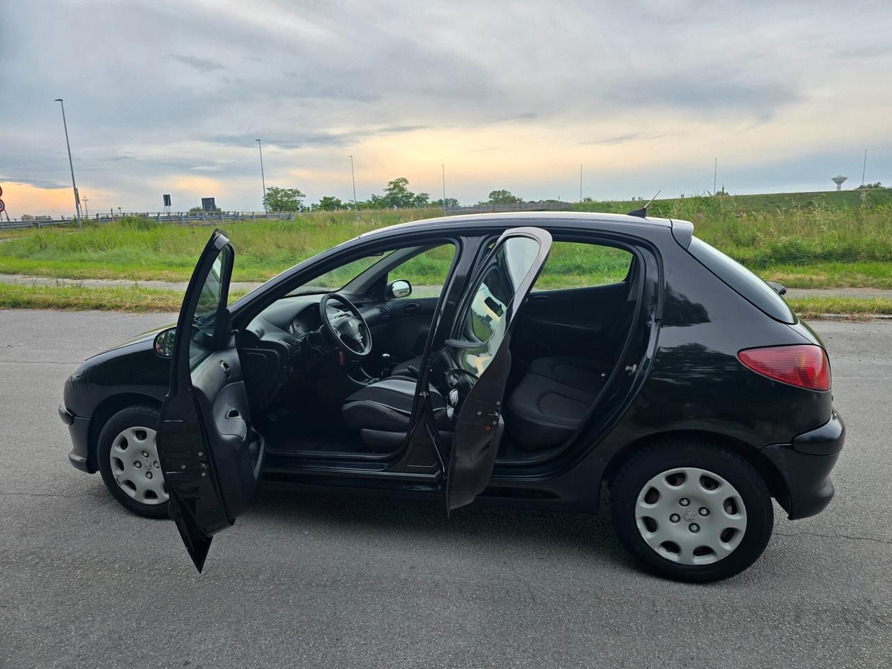 Peugeot 206 1.4 Benzina NEOPATENTATI