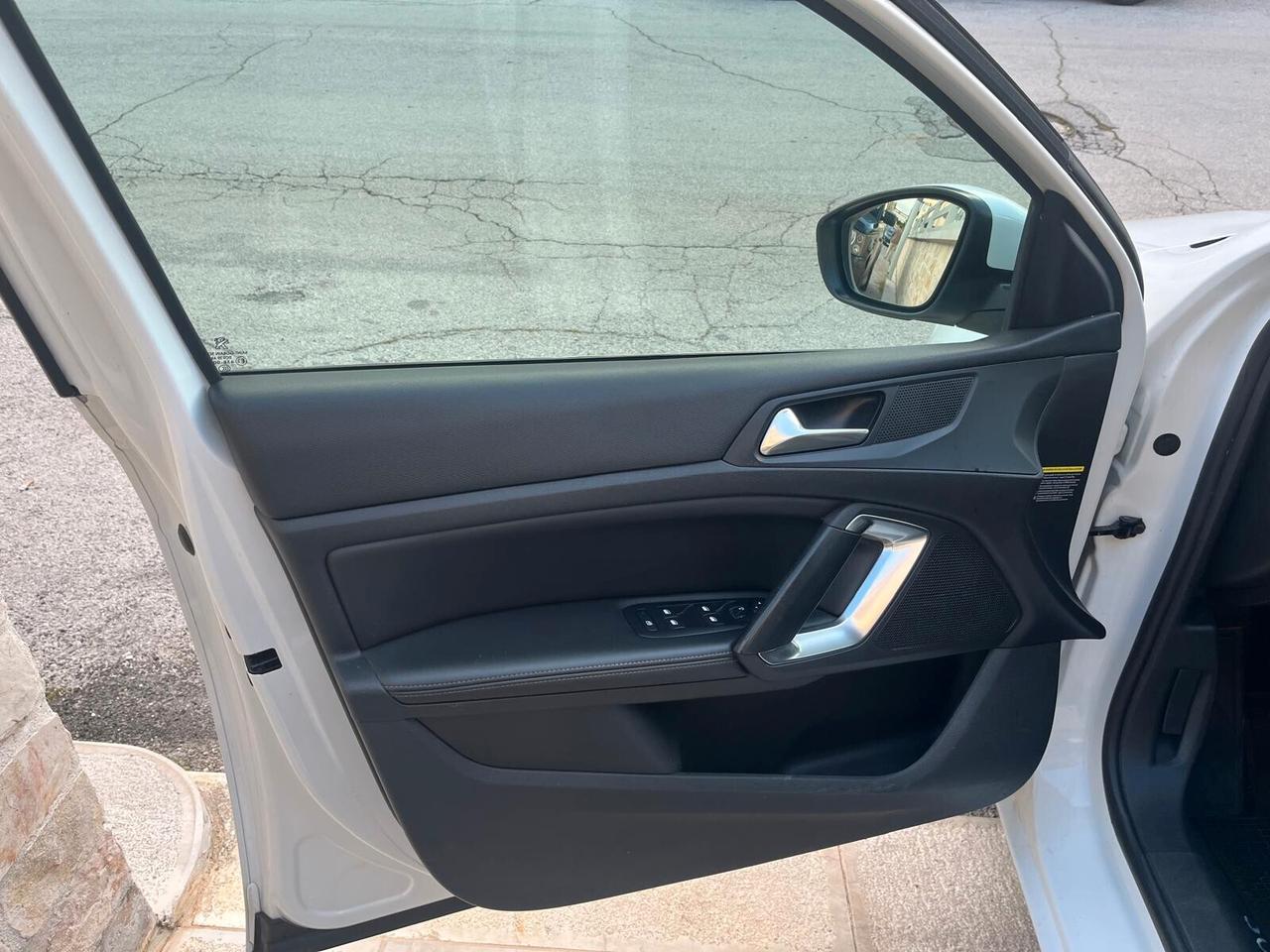 Peugeot 308 BlueHDi 120 S&S SW Allure