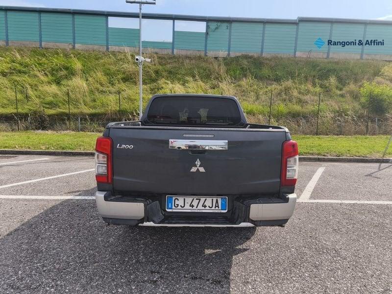 Mitsubishi L200 2.3 D Club Cab 4x4 Easy Select Inform