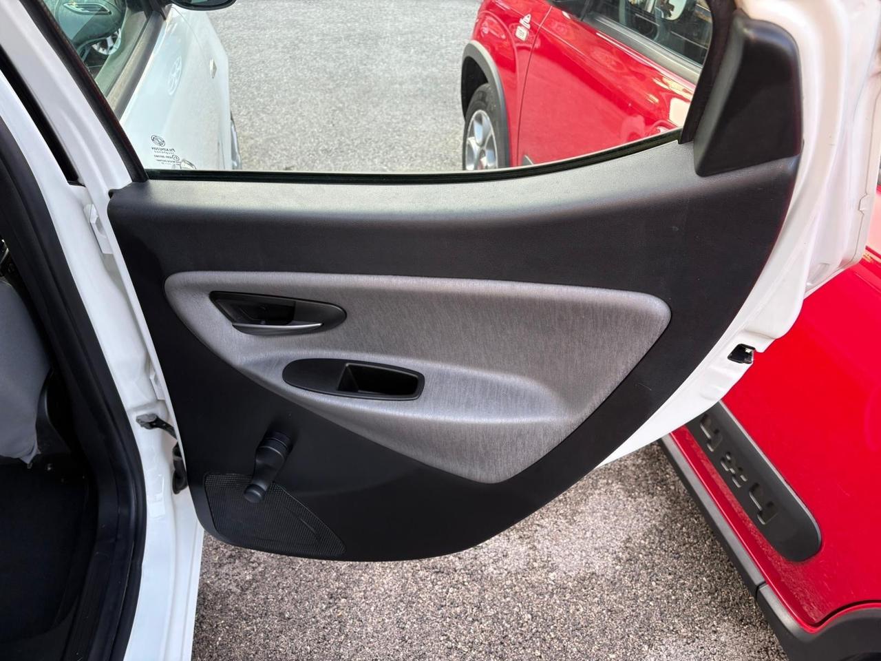 LANCIA YPSILON 1.3 DIESEL 95 (CV) 2014