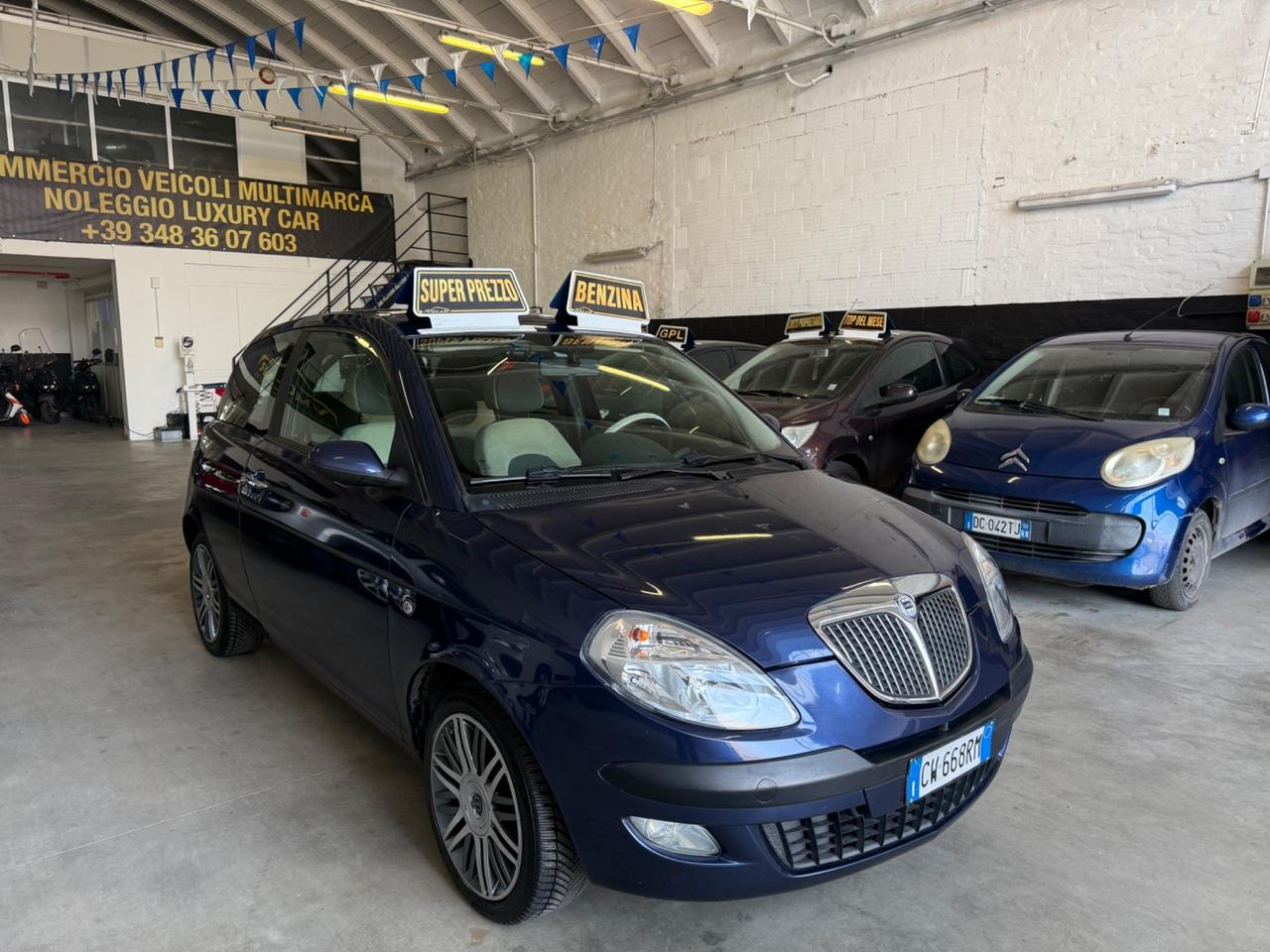 Lancia Ypsilon 1.4 16V Oro