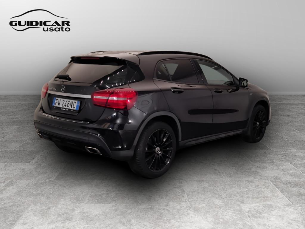 Mercedes-Benz GLA-X156 2017 - GLA 200 d Night Edition auto