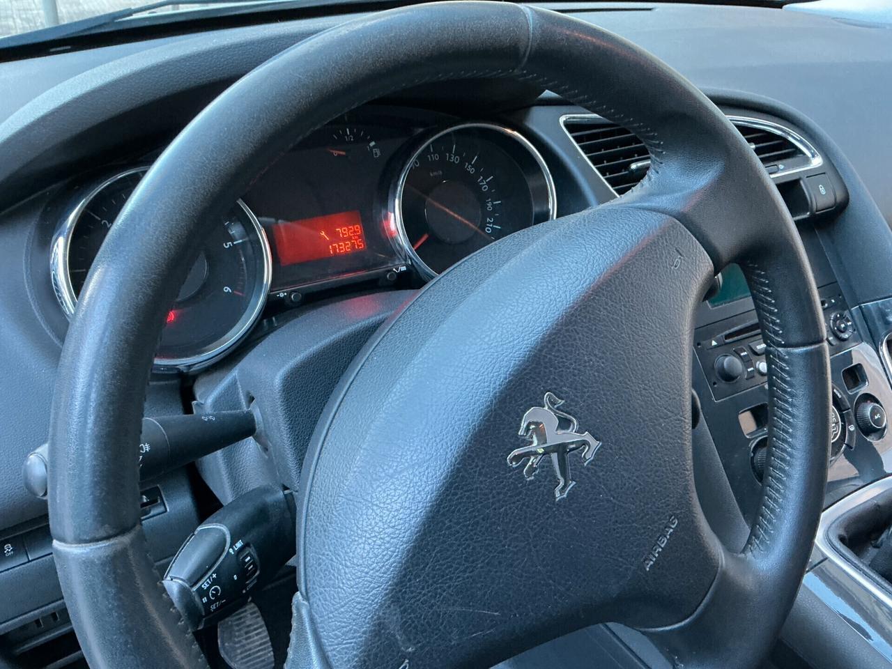 Peugeot 3008 1.6 HDi 115CV Allure