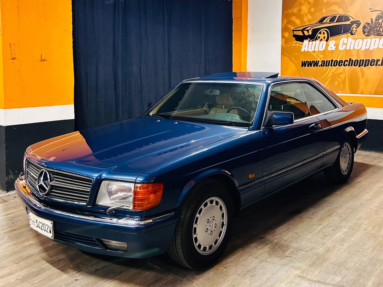 MERCEDES 560 SEC COUPÈ CON 165.412 MIGLIA IN CONDIZIONI DA VETRINA