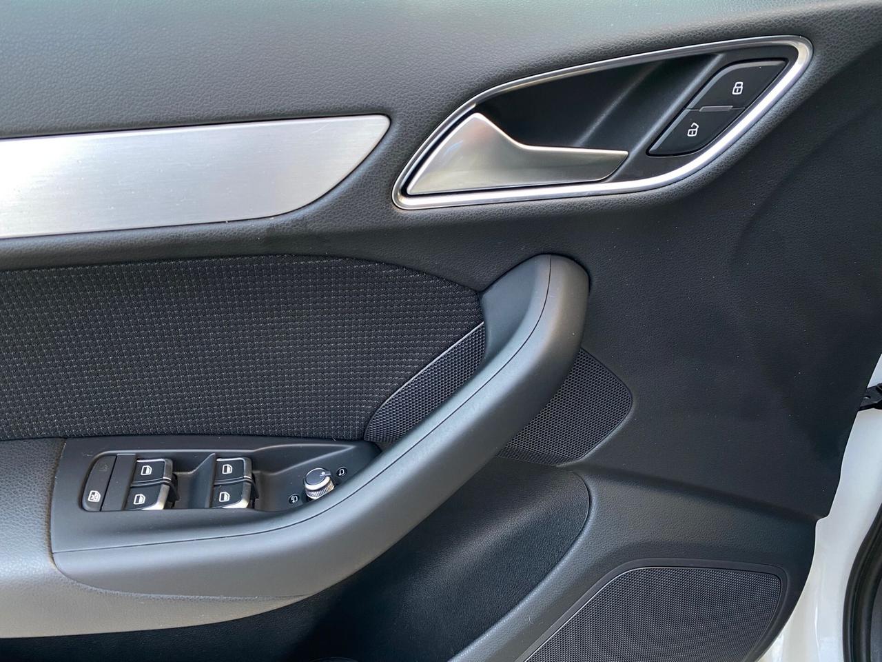 AUDI Q3 S-LINE 2.0 TDI NAVY LED Cam 2017