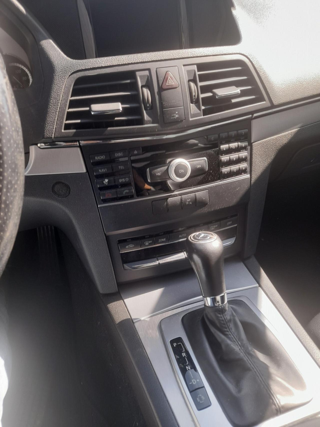Mercedes-benz E 220 CDI BlueEFFICIENCY Avantgarde