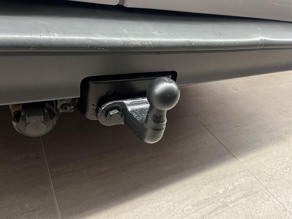 Opel Vivaro 2.5 CDTI Camping Letto Cucina Gancio