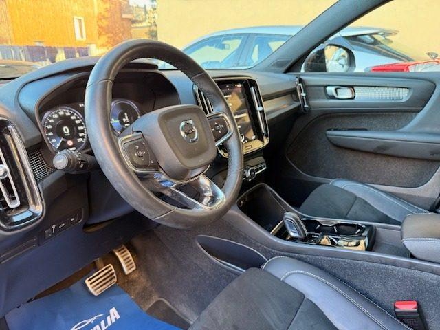 VOLVO XC40 T5 Recharge Plug-in Hybrid R-design