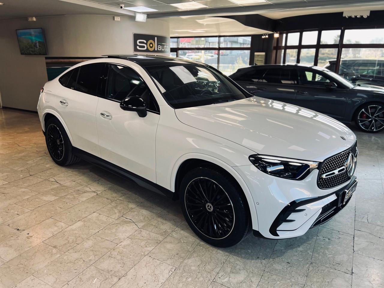 MERCEDES GLC 220 D COUPE PANO AMG