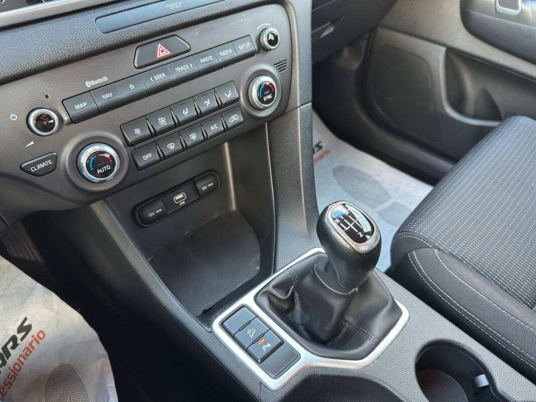 Kia Sportage 1.6 crdi mhev Busines 136cv con Telecam e CarPlay